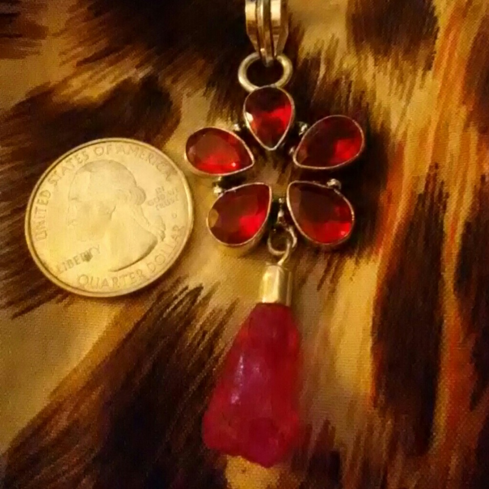 🌺💗GORGEOUS!/GARNET,REW,RUBY/Flower/PENDANT🌺💕 - Picture 8 of 8
